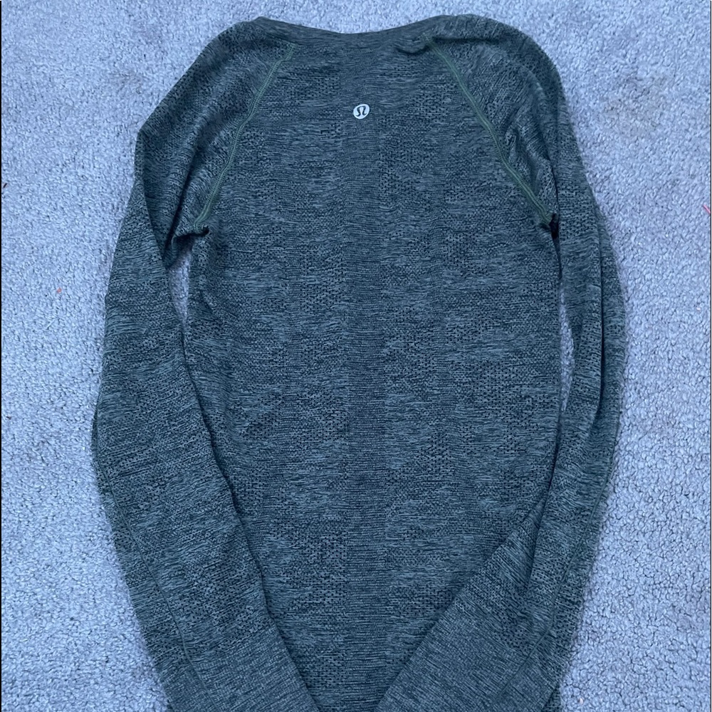 Lululemon top